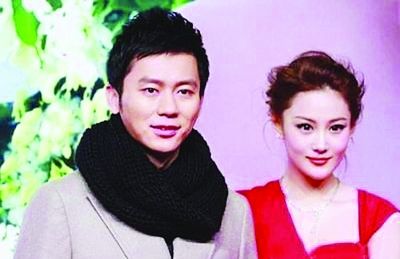 張馨予和李晨合影