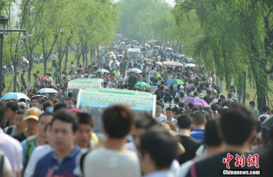 五一假期景區(qū)爆棚