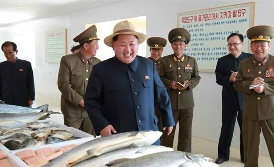金正恩視察養魚場