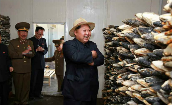 金正恩視察養魚場
