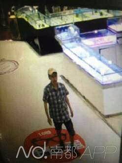 超市監控視頻拍下的犯罪嫌疑人