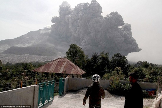印尼錫納朋火山噴發(fā)