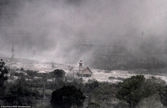 印尼錫納朋火山噴發(fā)