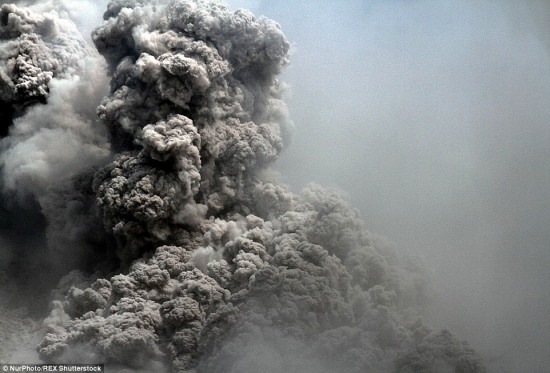 印尼錫納朋火山噴發(fā)