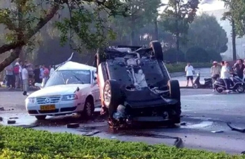 奧迪追尾教練車致1死3傷