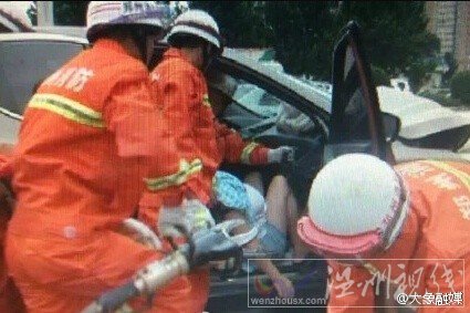 兩名嬰兒在車禍中喪生