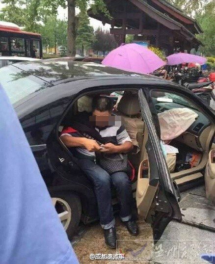 百倫門口人行道交通事故