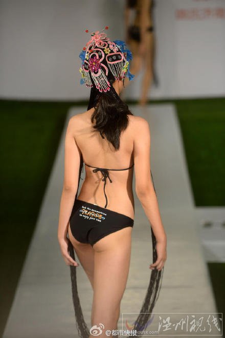 萊蕪12歲女孩參加比基尼選美