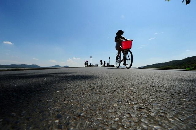 杭州熱死人 8月1日杭州真的有人熱死了