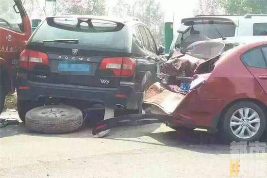 西禹高速8車連撞