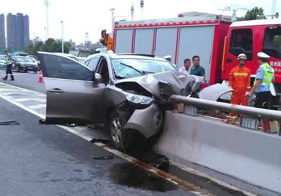 鄭州雙胞胎車禍