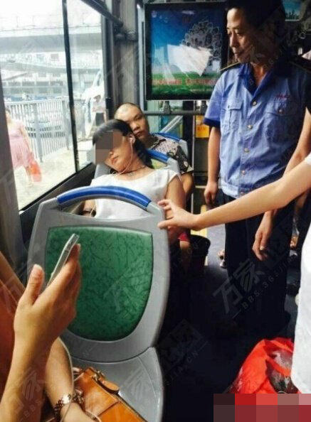 合肥女子逼小學(xué)生讓座