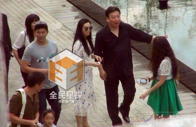 李晨和范冰冰現身青島一酒店