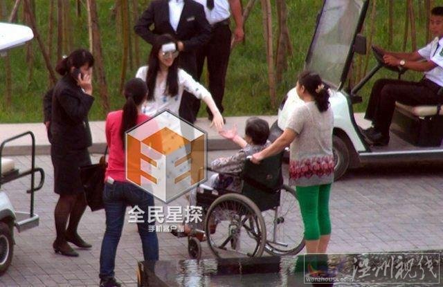 范冰冰回青島探親