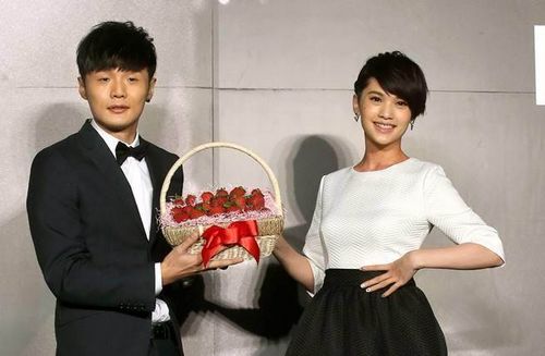 楊丞琳疑領(lǐng)證秘婚