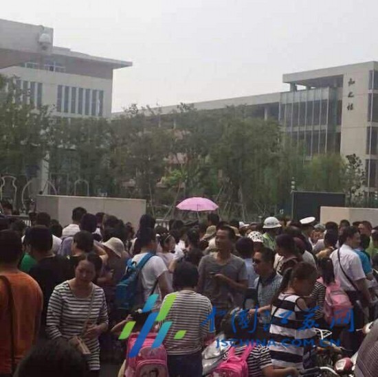 儀征小學老師跳樓身亡