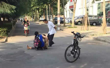 大學生扶老太被訛