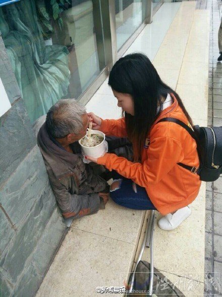 女孩被質疑是炒作