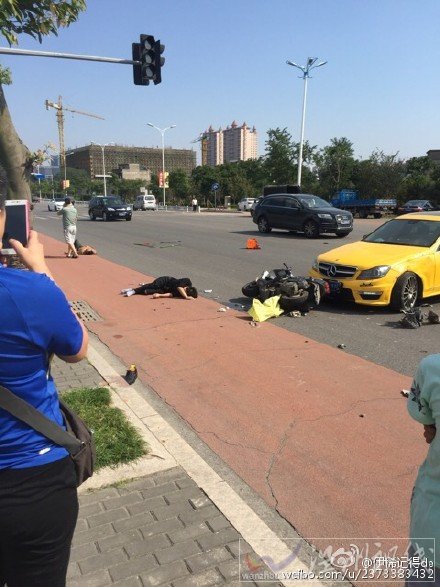溫州江濱路摩托車被撞