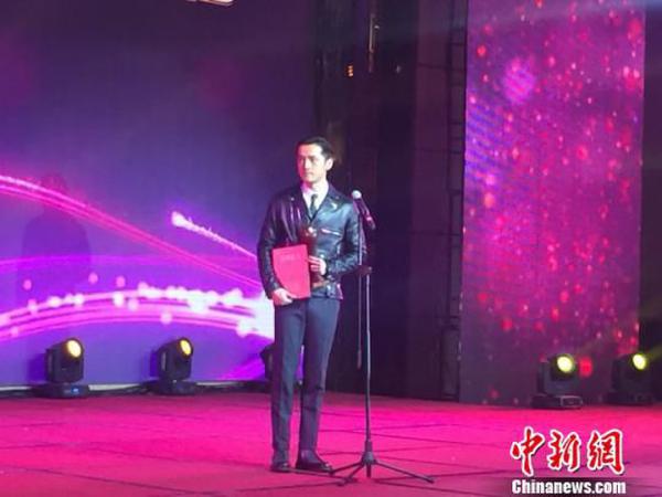 第二屆文榮獎胡歌拿視帝 周迅奪視后