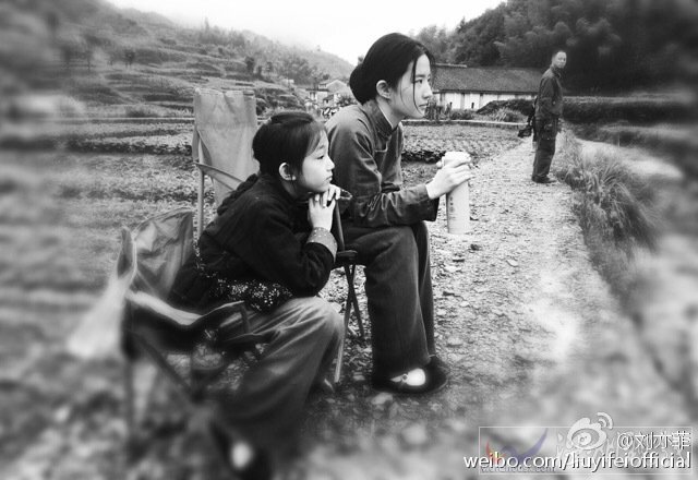 劉亦菲扮村姑 高清圖片