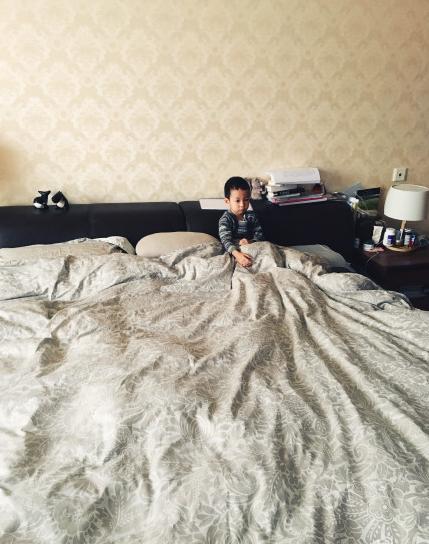 姚晨調侃兒子單身 爸媽不在家 老婆還沒有 獨自過雙11