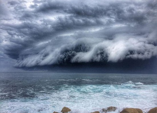 暴風雨橫掃悉尼