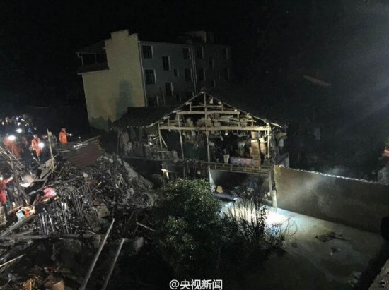 麗水山體滑坡救援現(xiàn)場(chǎng)