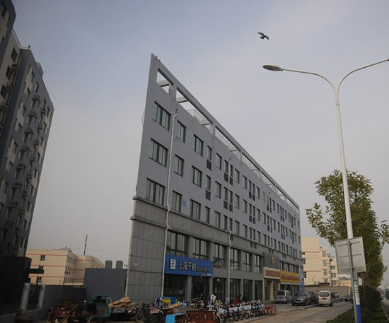 濟(jì)南高樓酷似紙片