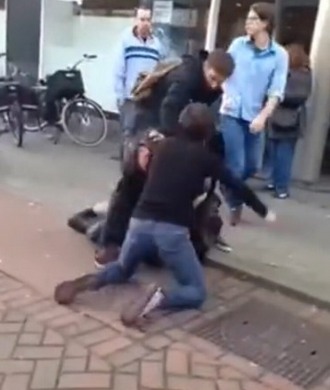 中國人爭奶粉互毆