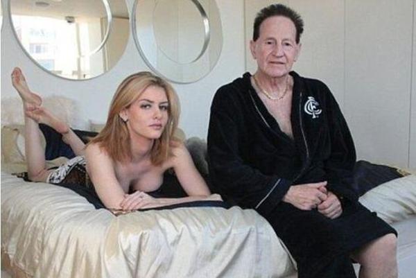 女模嫁72歲富豪