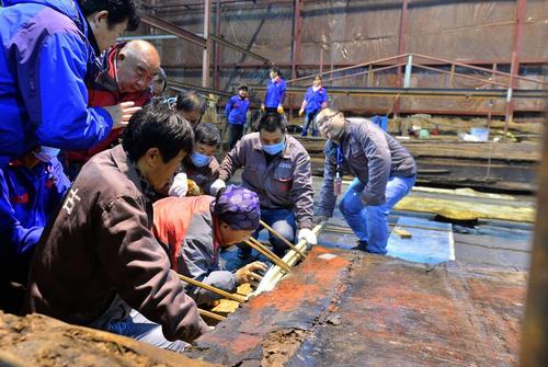 海昏侯大墓出土金絲玉劍