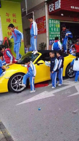 保時捷911成蹦床