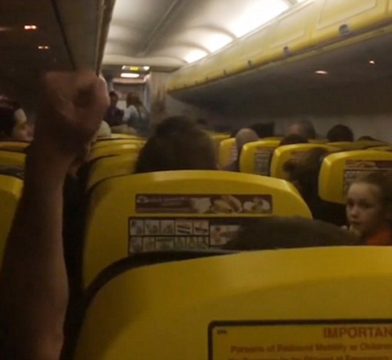 飛機(jī)延誤8小時(shí)