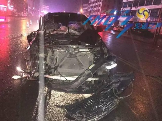 瑞安車禍 無證醉駕奧迪Q7追尾貨車