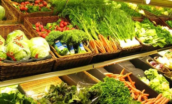 富豪讓兒子去農(nóng)村體驗貧窮