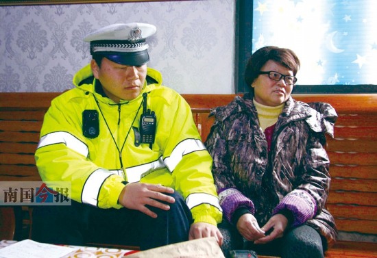 協警救母感動柳州