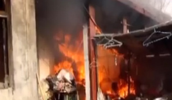 女子燒男友兩套房