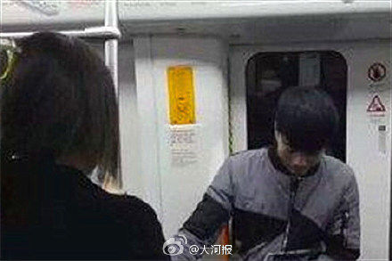 口吃小伙地鐵演講矯正口吃