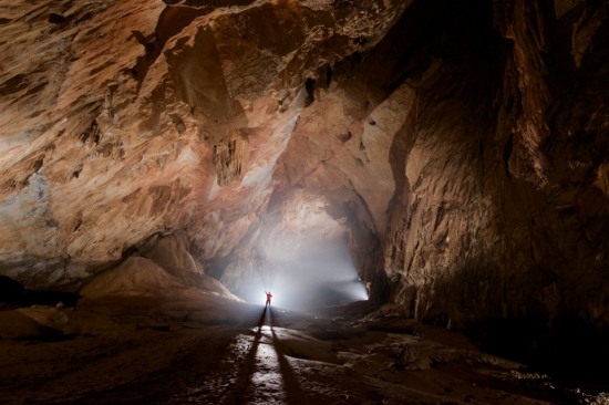 廣西現420米天坑