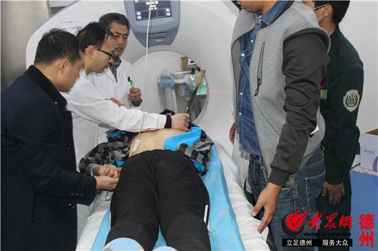 學生被標槍扎中