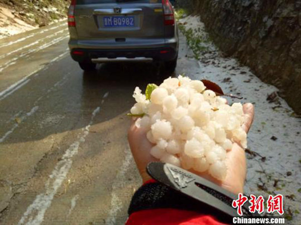 四南江縣下冰雹