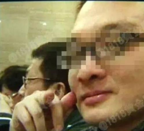 廁所摸出攝像頭