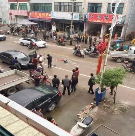 金華東陽南市街道賈宅村車禍