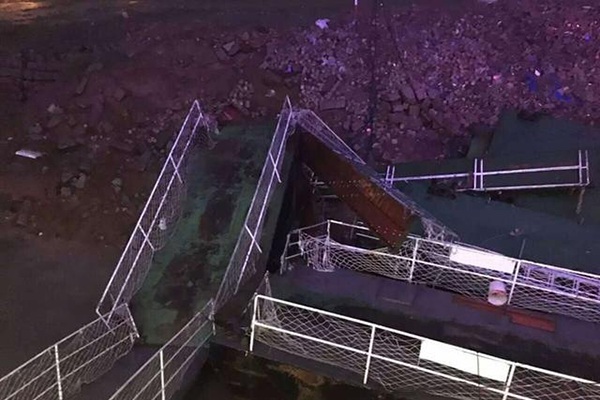 重慶強對流天氣致鐵欄桿斷裂