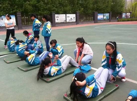 仰臥起坐或致癱