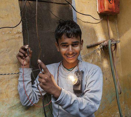 神奇男孩可抗電擊