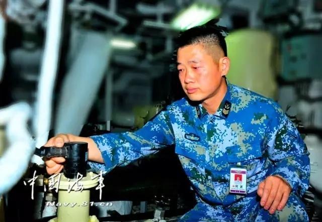 航母男神集體曝光