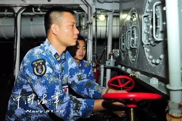 航母男神集體曝光