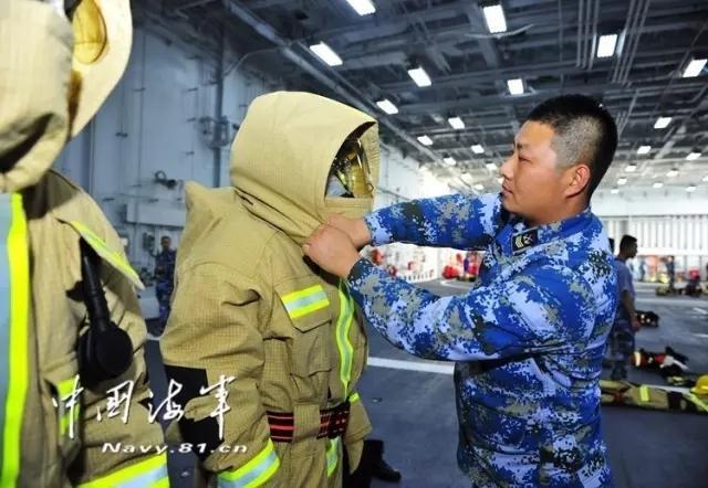 航母男神集體曝光